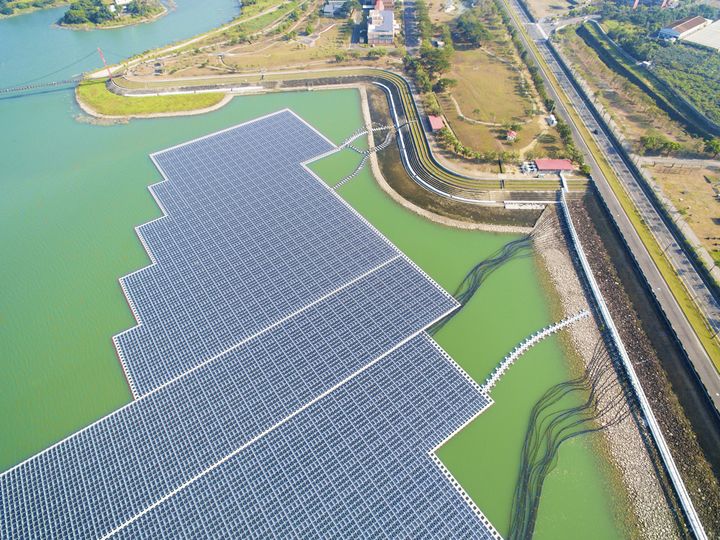 Floating Solar Panels: The Future of Renewable Energy?